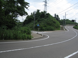 左側の谷が、奥のトキエのあったあざみ谷