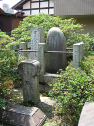 なぐさめ塚