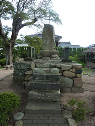  萩キリシタン殉教者記念碑と墓碑