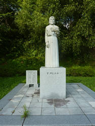 城山公園のザビエル像