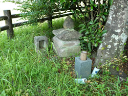 アンジローの墓(伝)